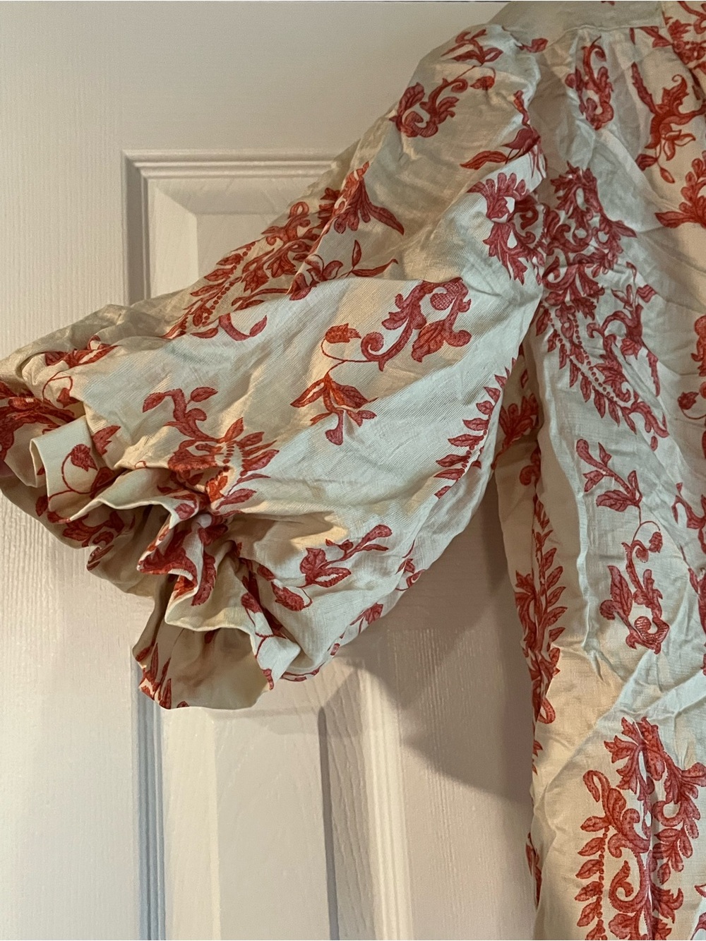 Cream Floral Puff-Sleeve Button-Up Top - Picture 4 of 6